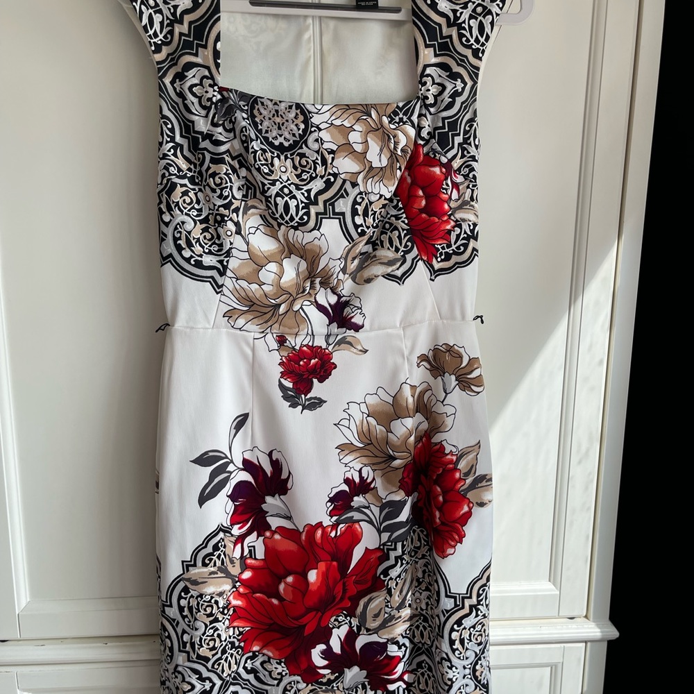 Size 4 satin floral sheath. White House Black Market. Worn once.